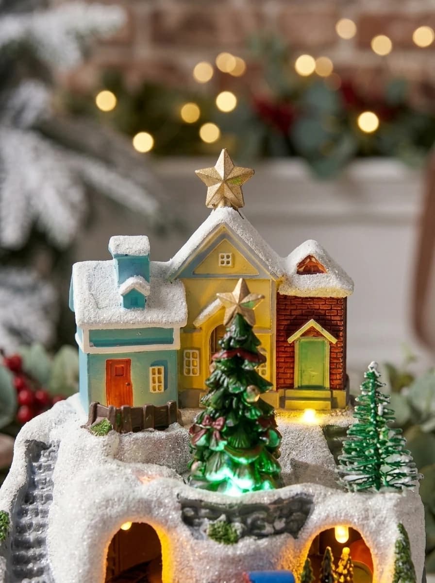 Animated LED Village Cottage with Train thumbnail 6