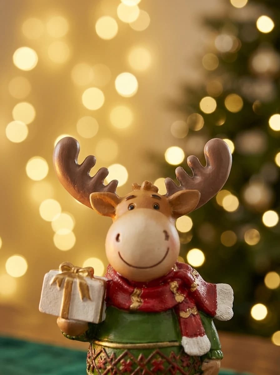 Gift-Holding Moose Figurine thumbnail 3
