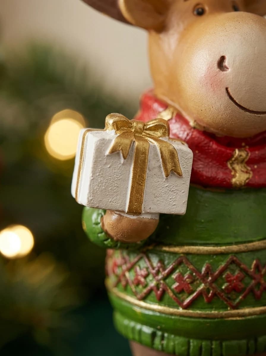 Gift-Holding Moose Figurine thumbnail 5
